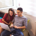 夫婦生活の工夫!お風呂やリビング、車の中で…マンネリしないSEXとは?