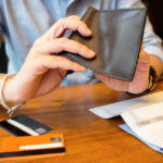 旦那が借金を隠していた…離婚すべきかやり直すべきか?