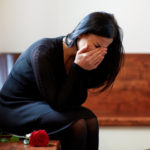 夫と死別した女性へ。未亡人のお金や子供や再婚への悩みや対処法