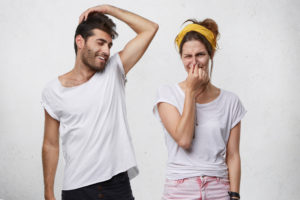 旦那の臭いが耐えられない!離婚の危機になる前にできる対策とは?
