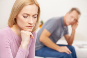 夫から突然離婚したいと言われました…専業主婦ができる対策は?